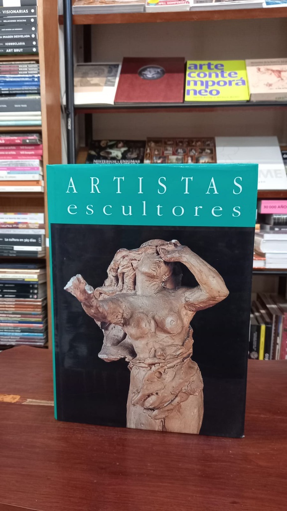 ARTISTAS ESCULTORES SIGLOS XVIII Y XIX